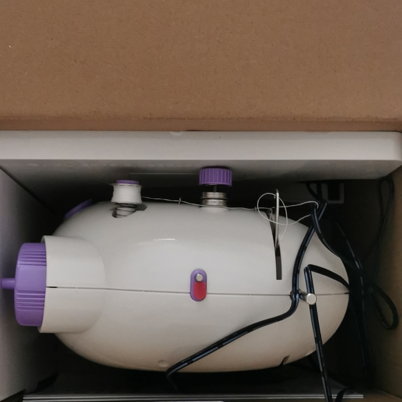 Mini Sewing Machine - Picture 4 of 6
